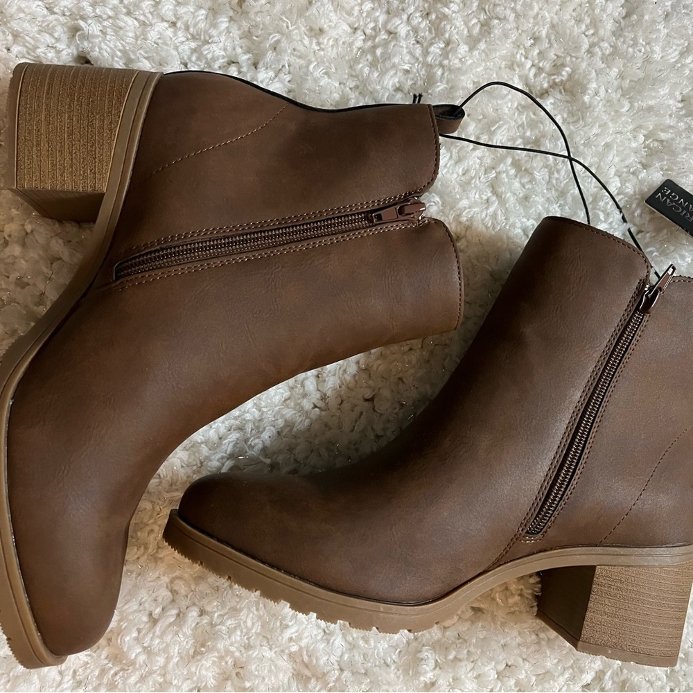 NWT American Exchange Brown Booties. Size 8.5